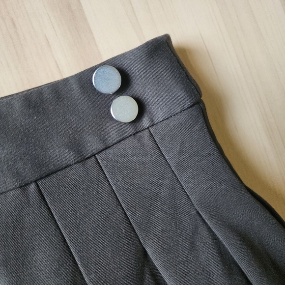 With Jean Jade Y2K Dark Brown Pleated Mini Skirt Size XS - Picture 7 of 13